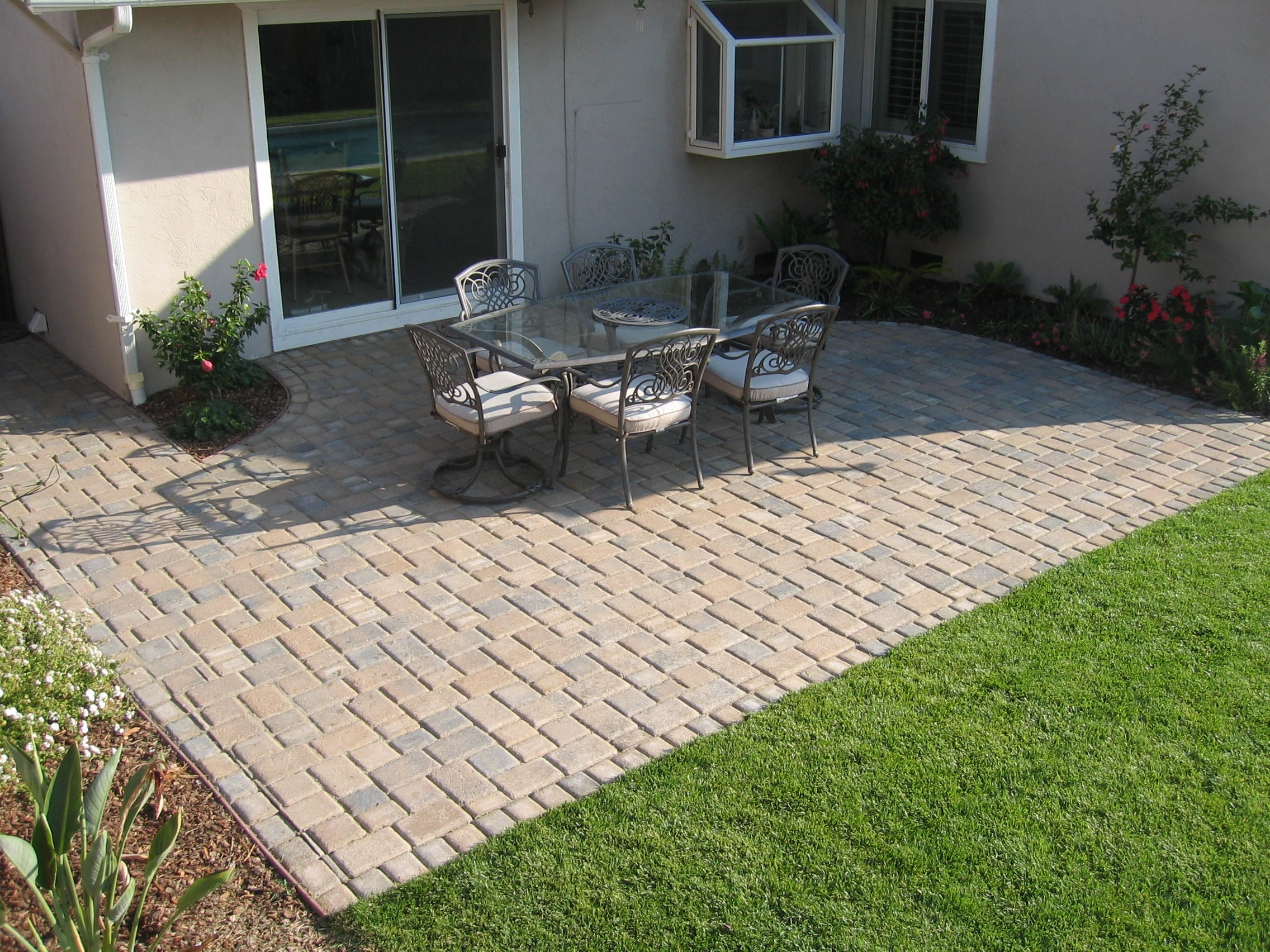 Simple Patio Ideas With Pavers