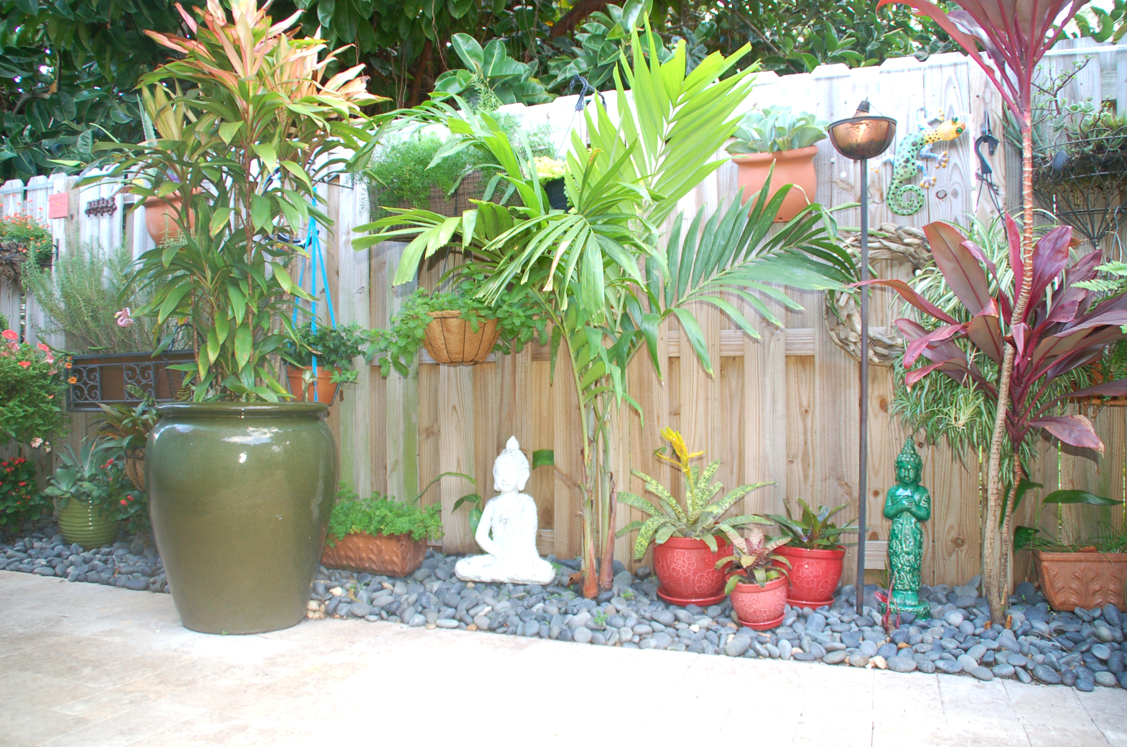 Plant Pot Ideas For The Patio Patio Ideas